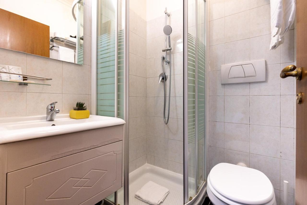 Alveare Bed & Breakfast Рим Екстериор снимка